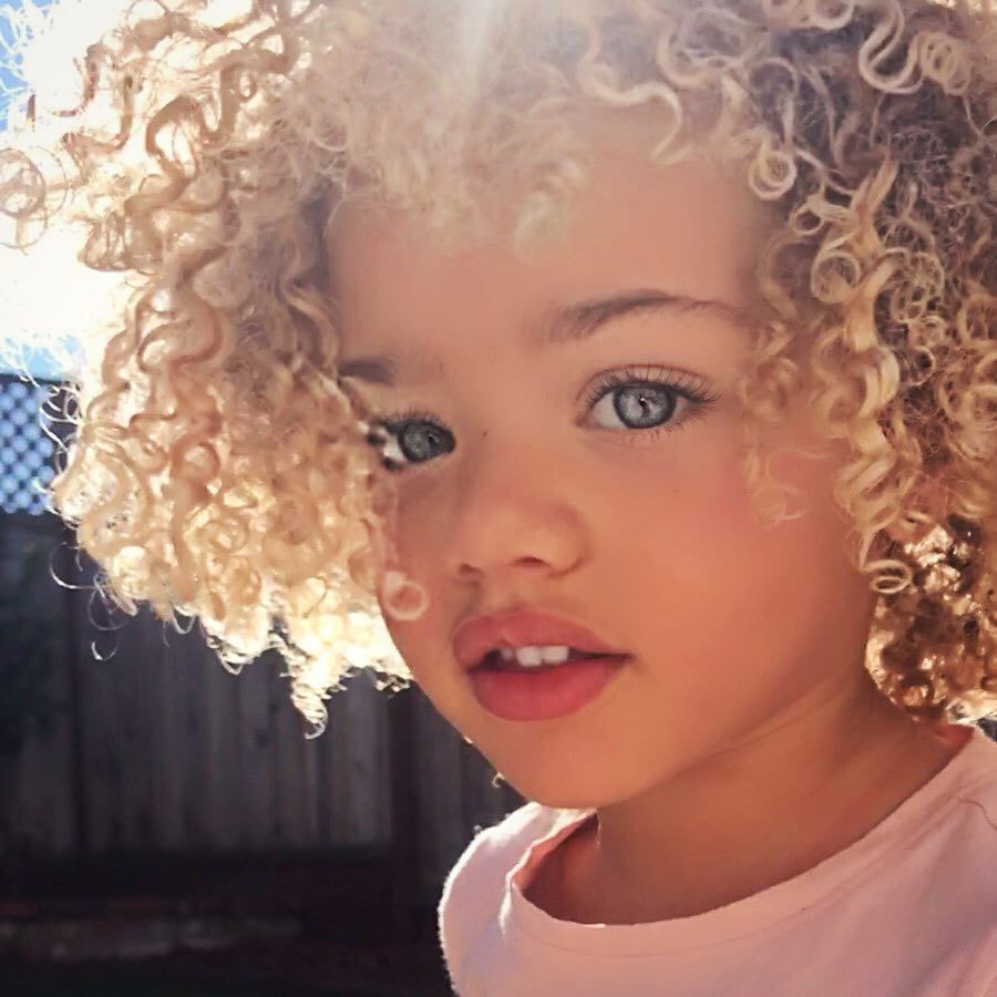  необикновено красиво дете 