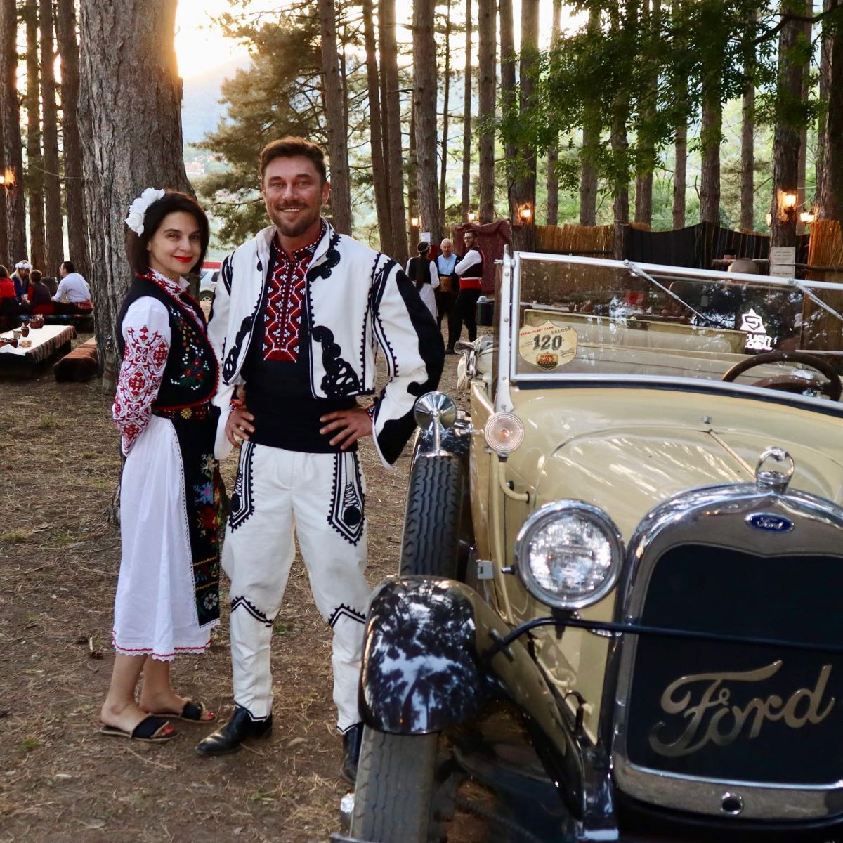  Миро и Ели в носии 