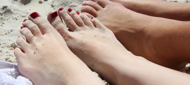 крака в пясъка