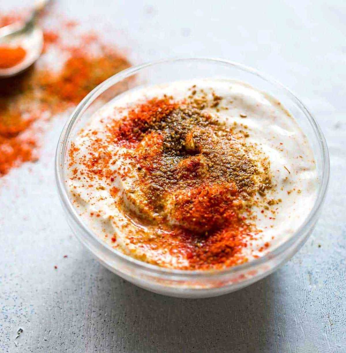 кисело мляко с подправки