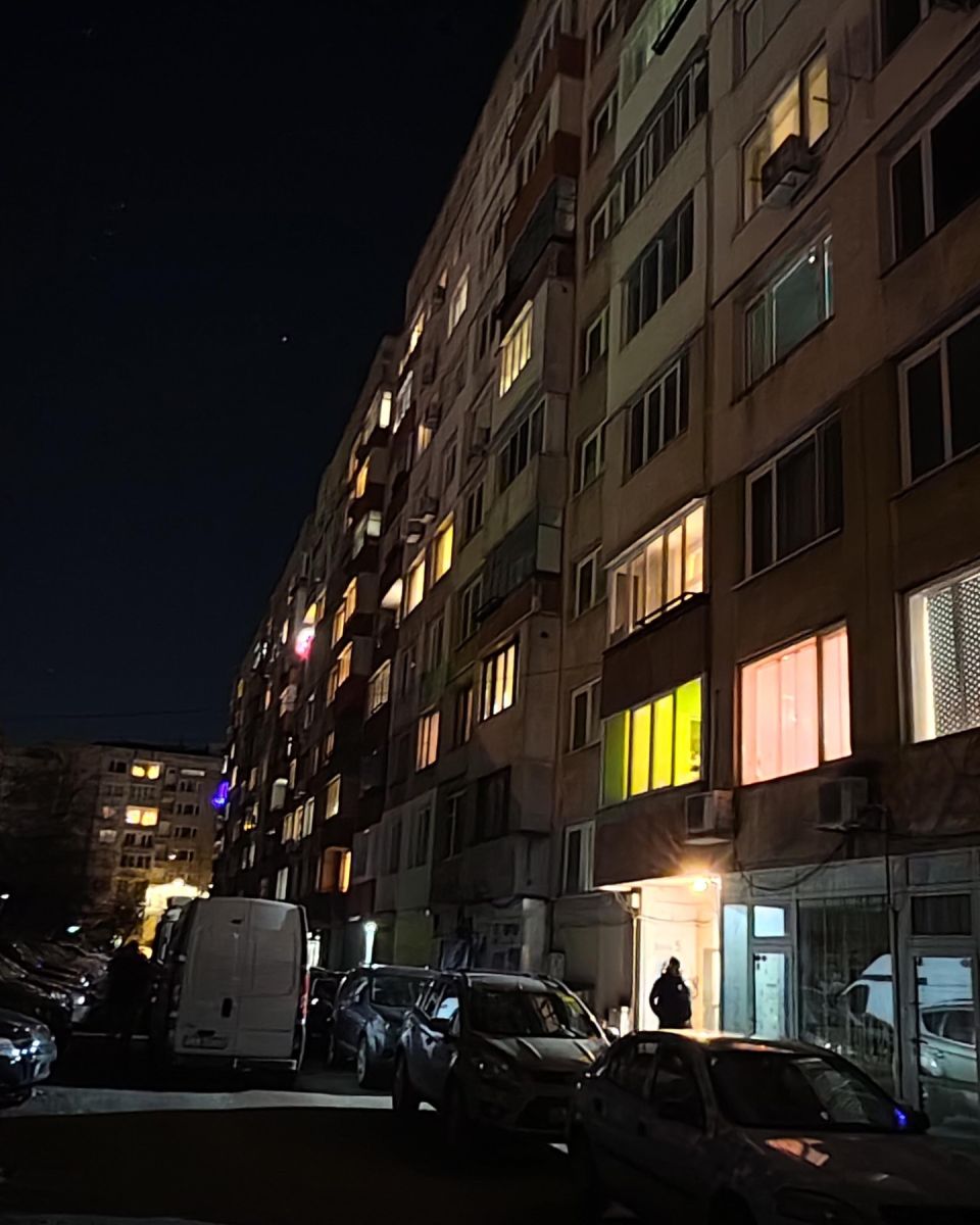 блок през нощта