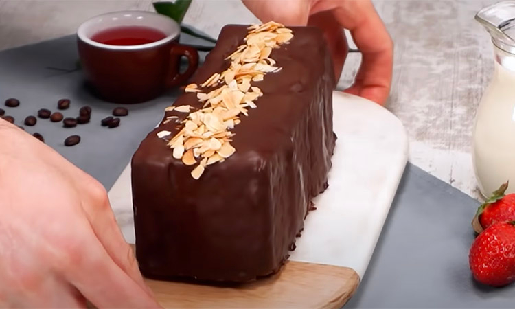 шоколадова торта в кутия