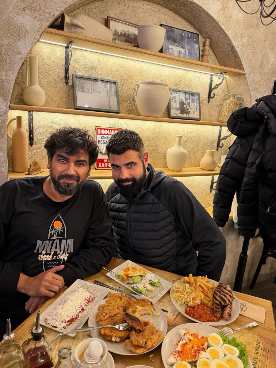 Азис Съпруг вечеря