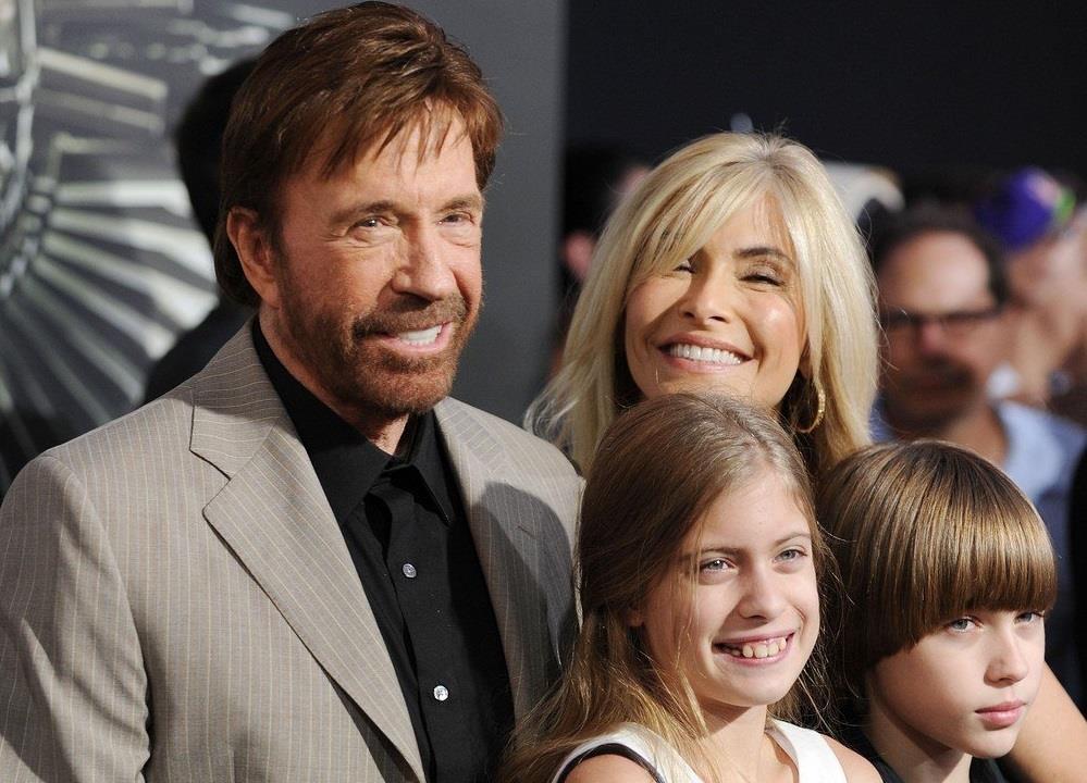 Чък Норис семейство