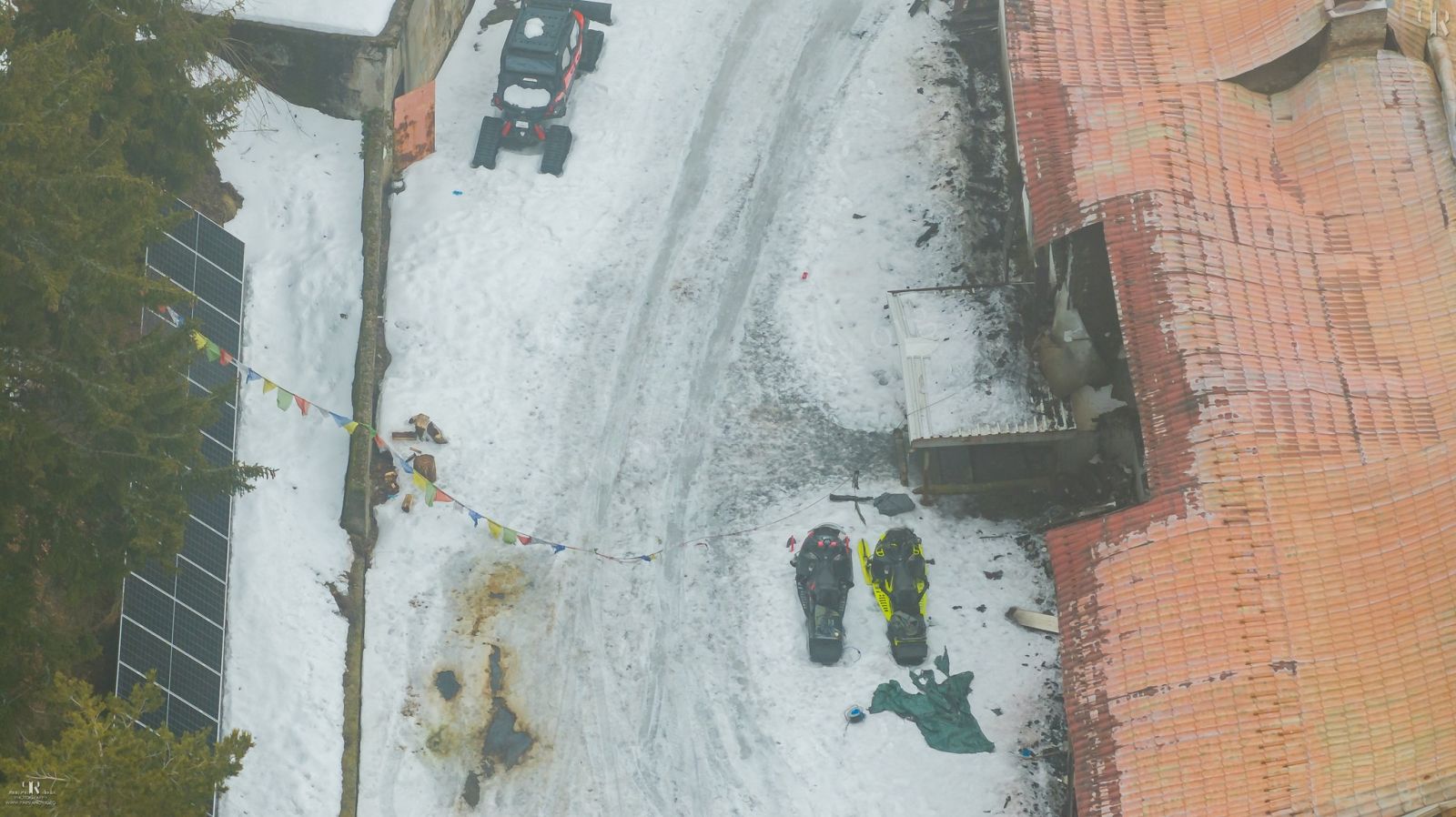 снимки хижа Петрохан отзад