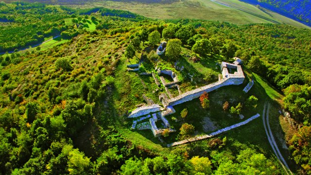 крепост Хоталич
