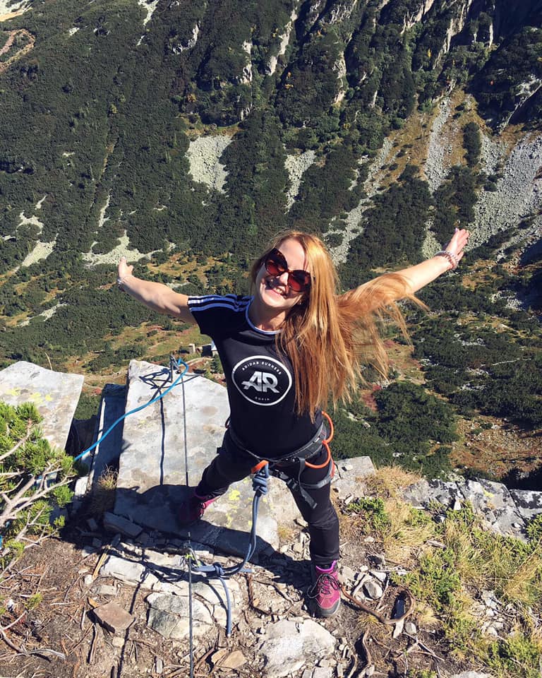  Елена Мангърова 