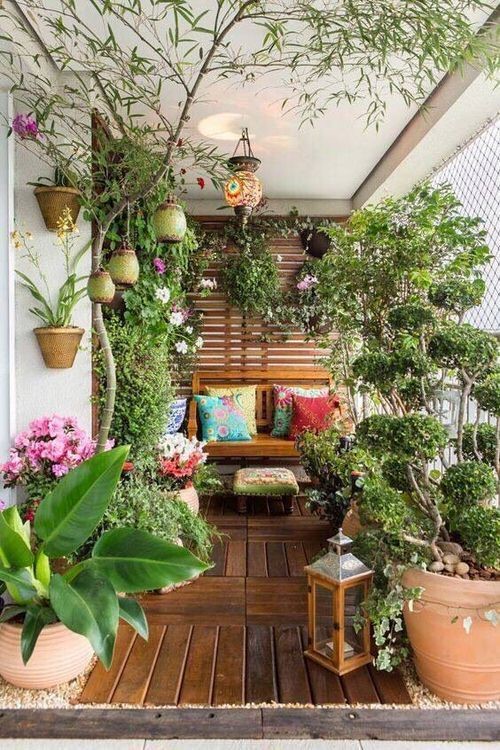 балкон с растителност