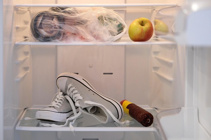 обувки в хладилника