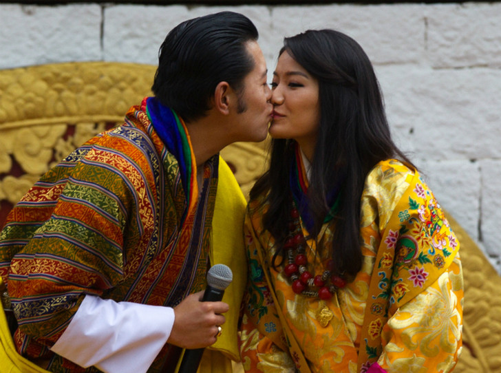 Бутан крал и кралица