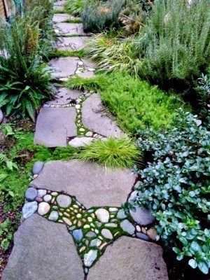 градинска алея от камъни