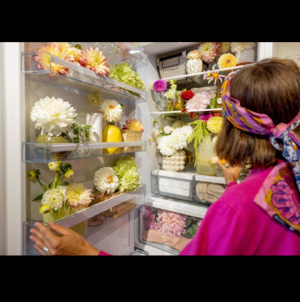 хладилник с цветя