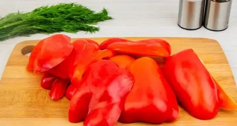 почистени чушки