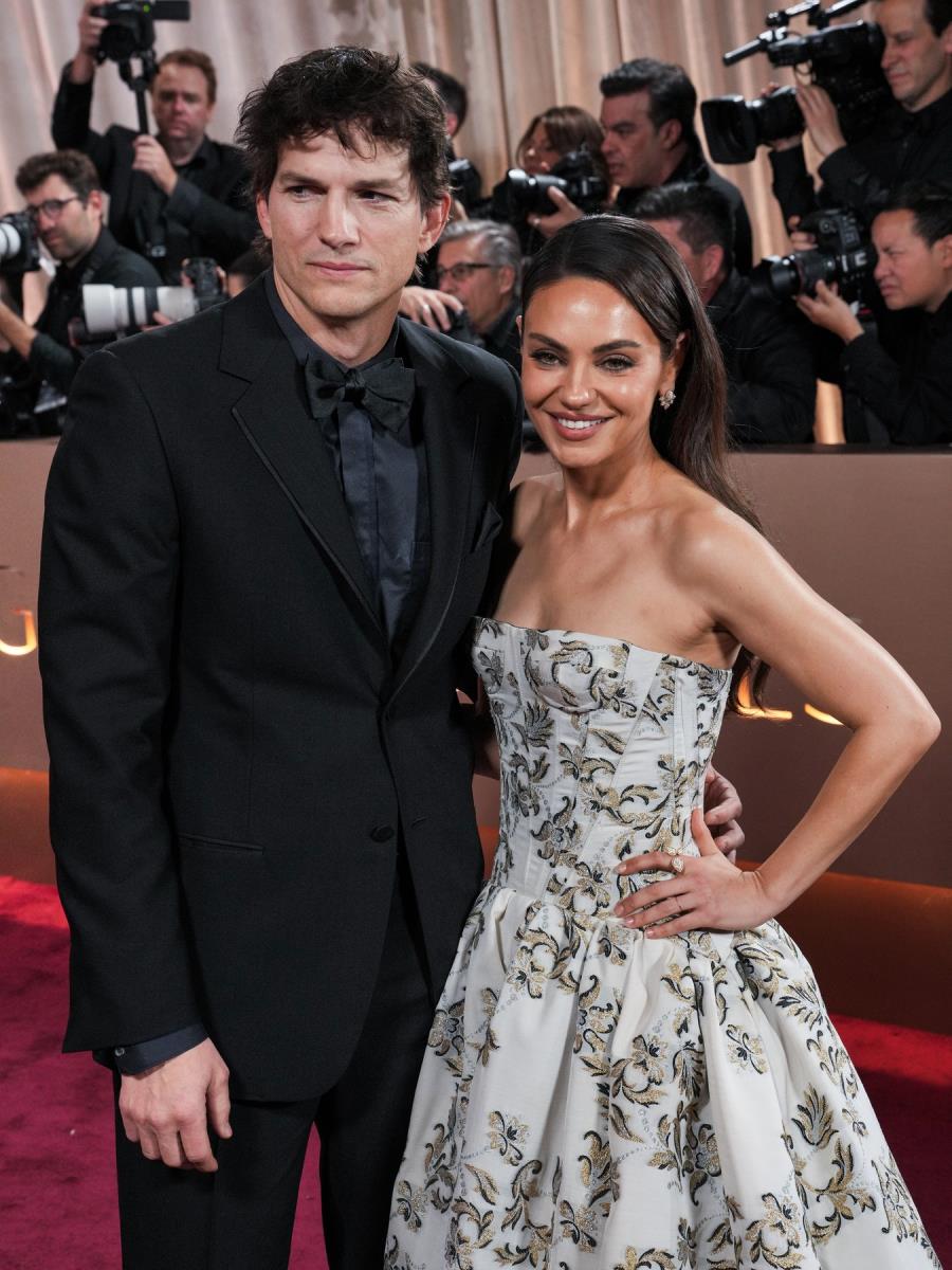 Аштън и Мила