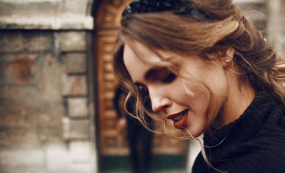 красива жена