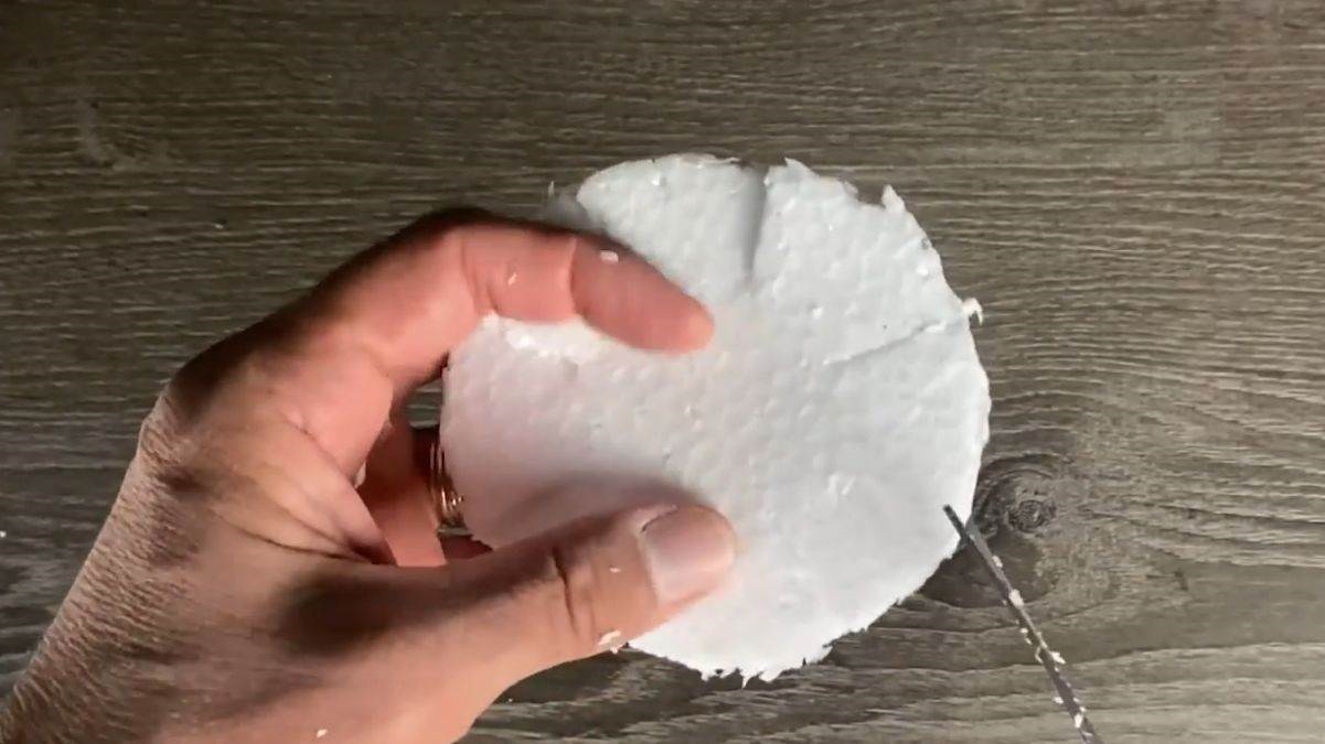 прорези в стиропора