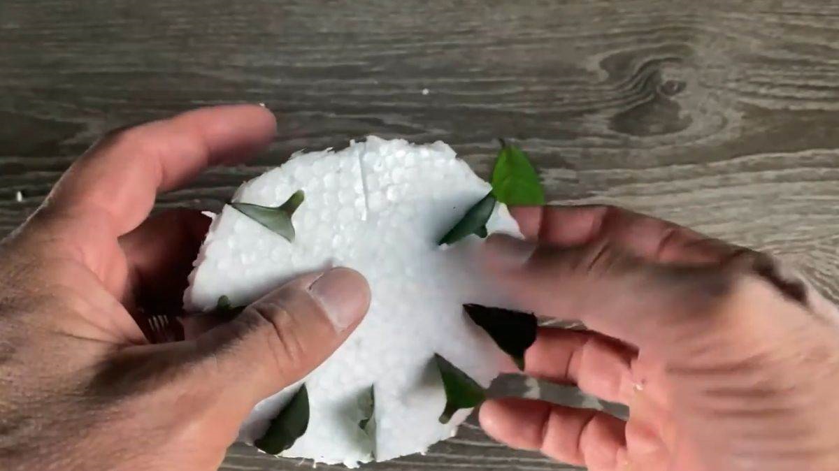 листа в стиропор