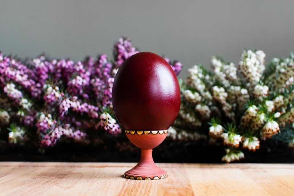 червено великденско яйце