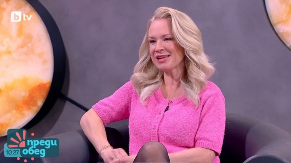 Лора КАраджова лице