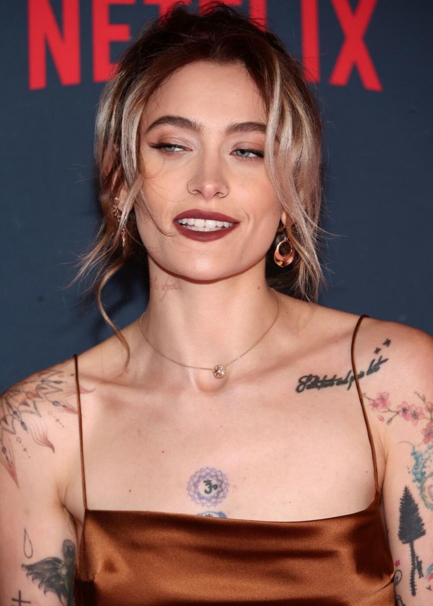  Парис Джаксън 