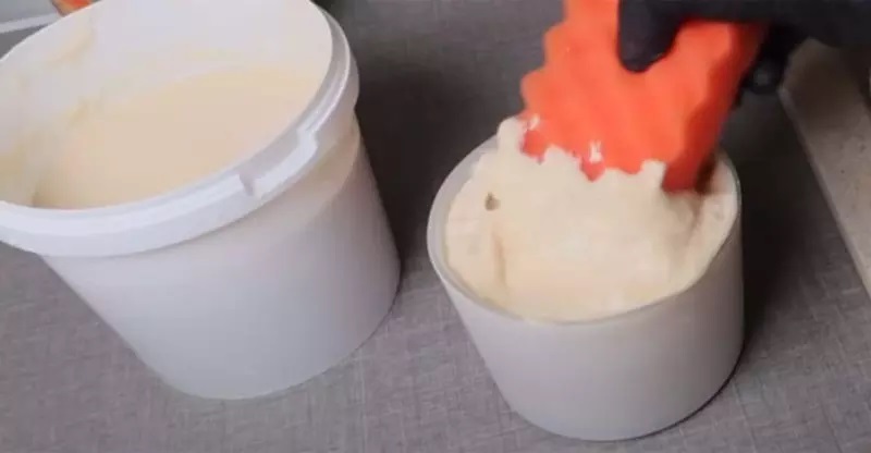 почистваща паста