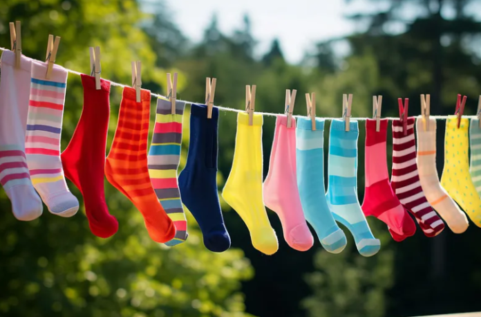 цветни чорапи