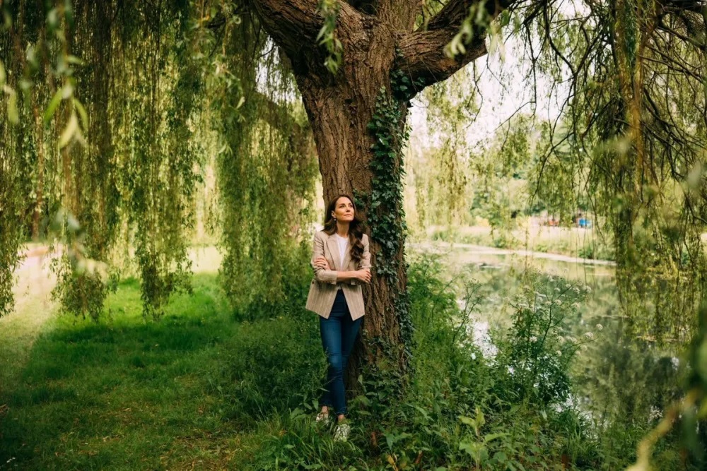 Кейт Мидълтън снимка дърво