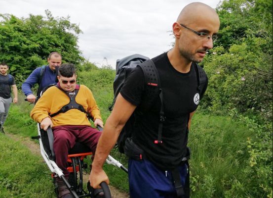 трудноподвижни деца в планината
