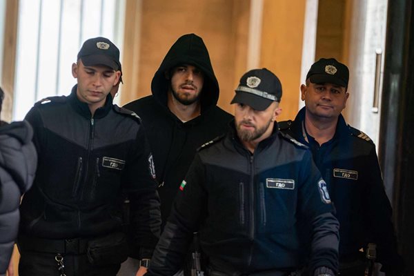 Карен в съда