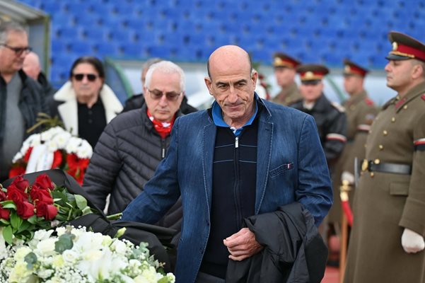 Лечков поклонение Пенев