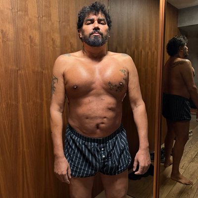 Азис нови гърди