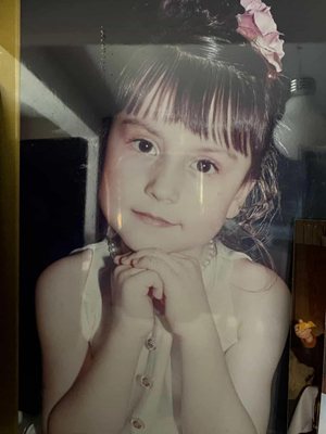 Санта Китана като дете