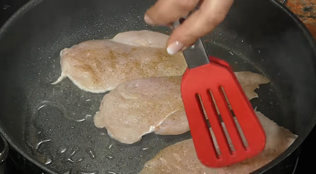  пиле в тиган 