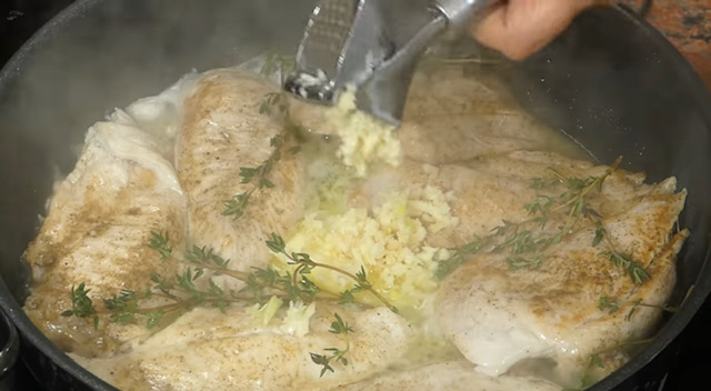  пиле с чесън 