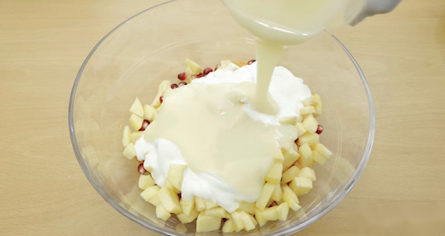  плодове с кисело мляко 