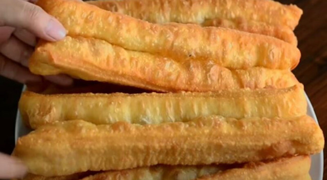 продълговати мекици
