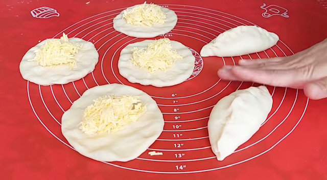  оформяне мекици 