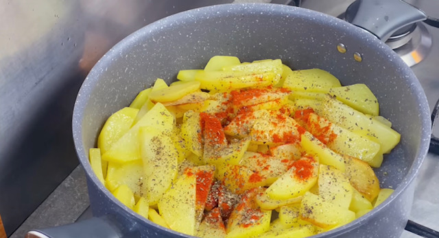  картофи с подправки 