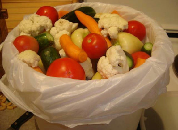 зеленчуци в бидон