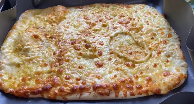 изпечен кашкавален хляб