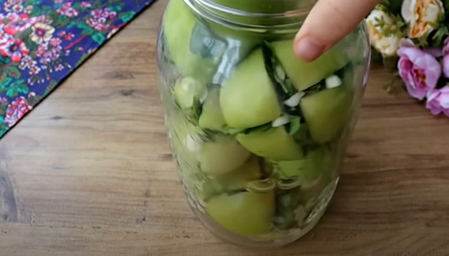 мариновани зелени домати