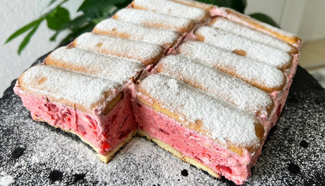 италианска торта с ягоди