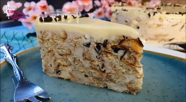 бисквитена торта с десертчета
