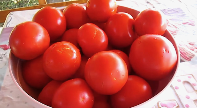 купа с домати