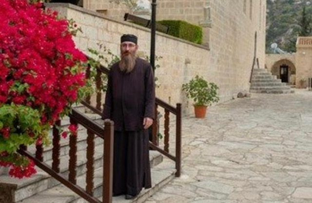  духовник в расо 