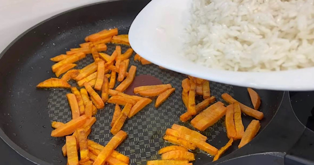 ориз с моркови
