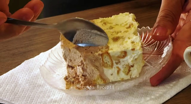 сладоледена торта в два цвята