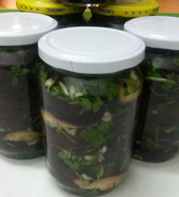 патладжан с чесън и магданоз