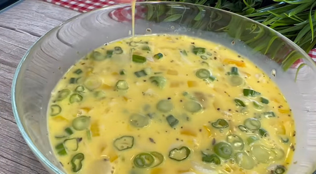  яйца с свеж лук 