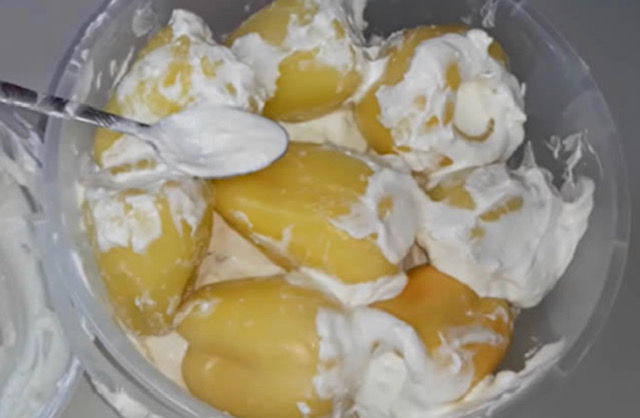 мариновани чушки със сметана